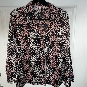 Victoria’s Secret floral long sleeve silky sleep shirt top size Large